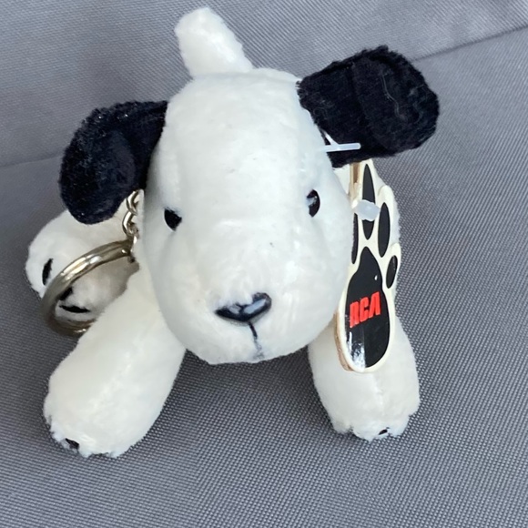RCA plush dog "Chipper" 4” key ring with Tags - Picture 3 of 7